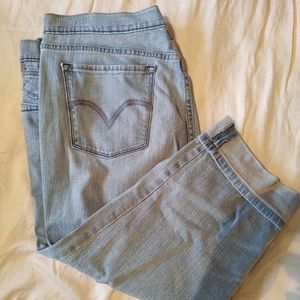 Ladies Levi Jean Capris with cuff